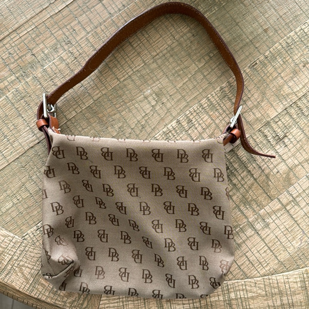 Dooney & Bourke DB small signature hobo purse. Great used condition